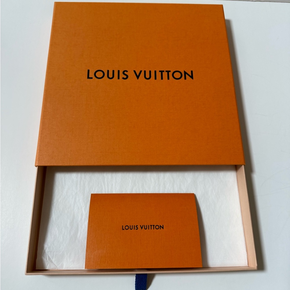 Louis Vuitton Orange Box with Red and Blue Accents - Picture 5 of 15